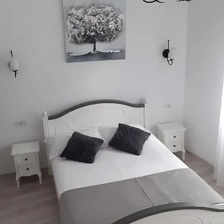 Casa Bella Πανσιόν *