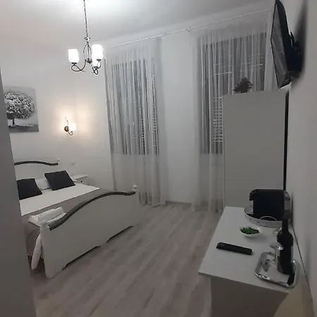 Πανσιόν Casa Bella *