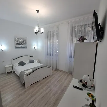 Casa Bella Πανσιόν